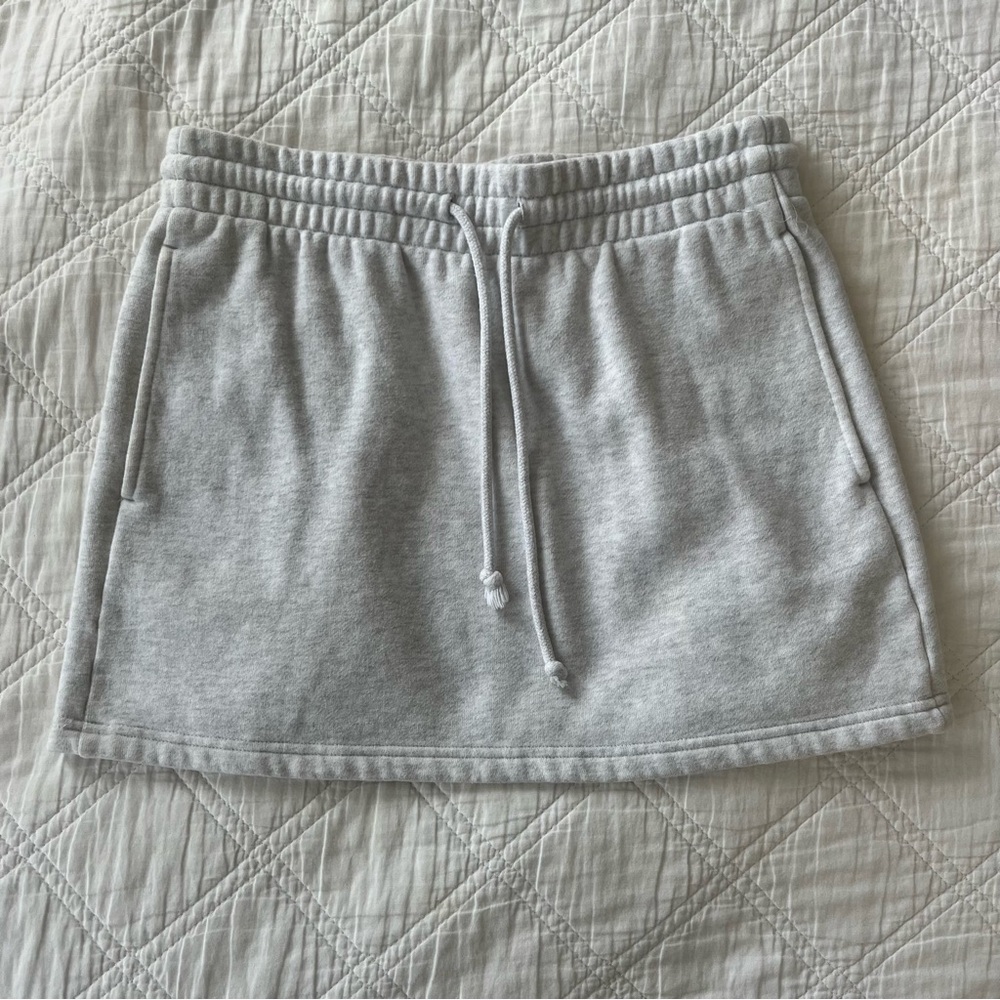 Aritzia TNA Cozy sweat skirt